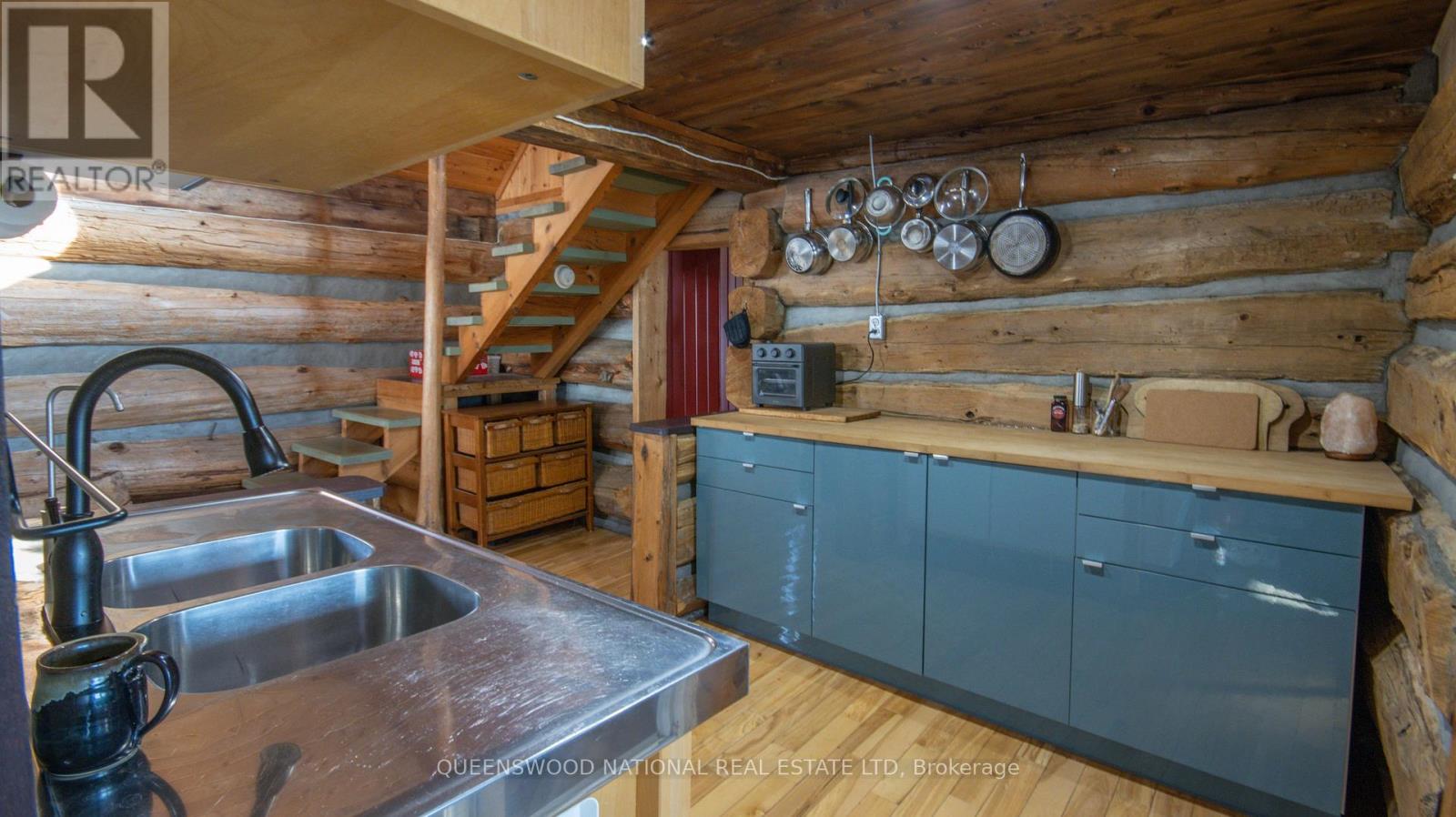 205 ROCKINGHAM ROAD - 19