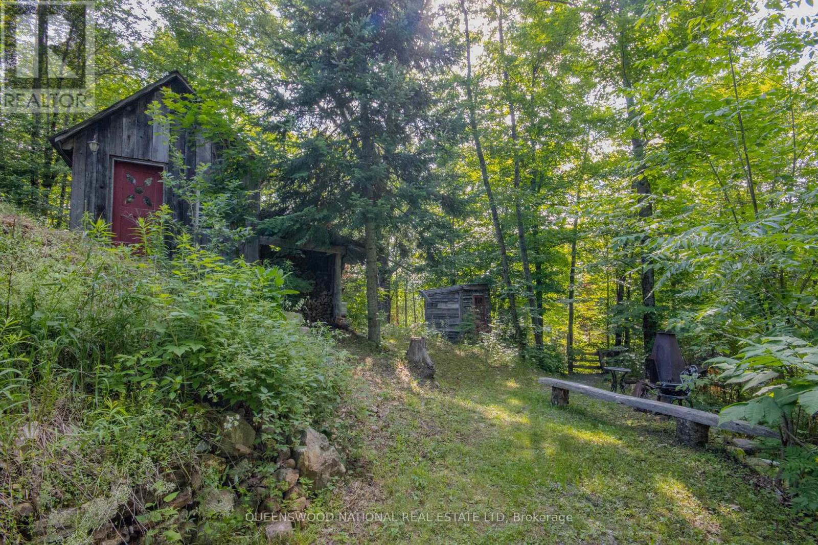 205 ROCKINGHAM ROAD - 17
