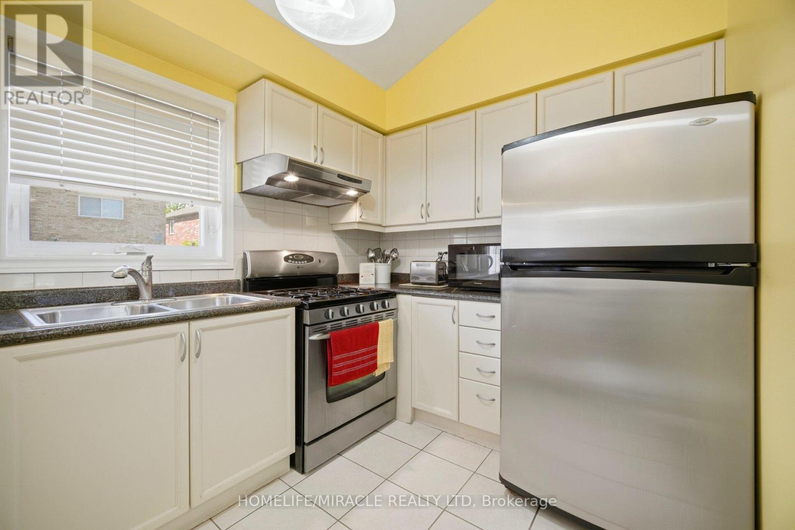 31 LARKSPUR ROAD - 16