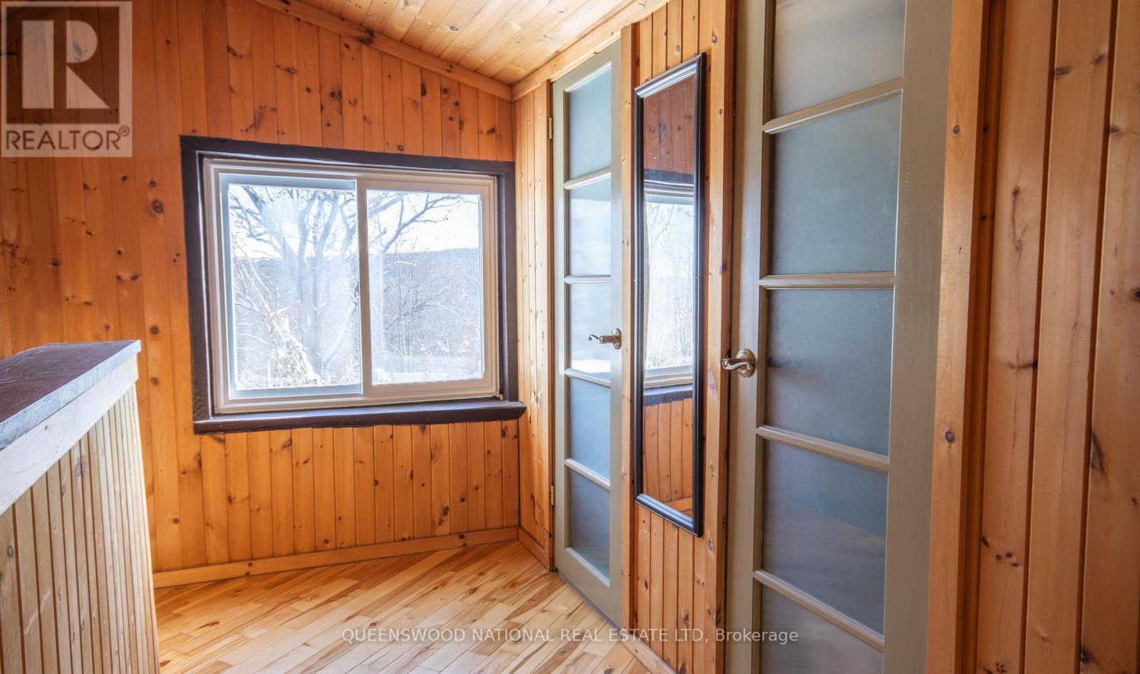 205 ROCKINGHAM ROAD - 34