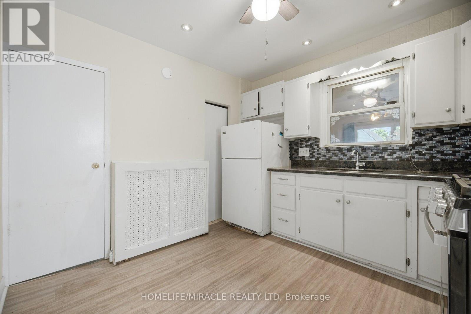 25 HOPE AVENUE - 14