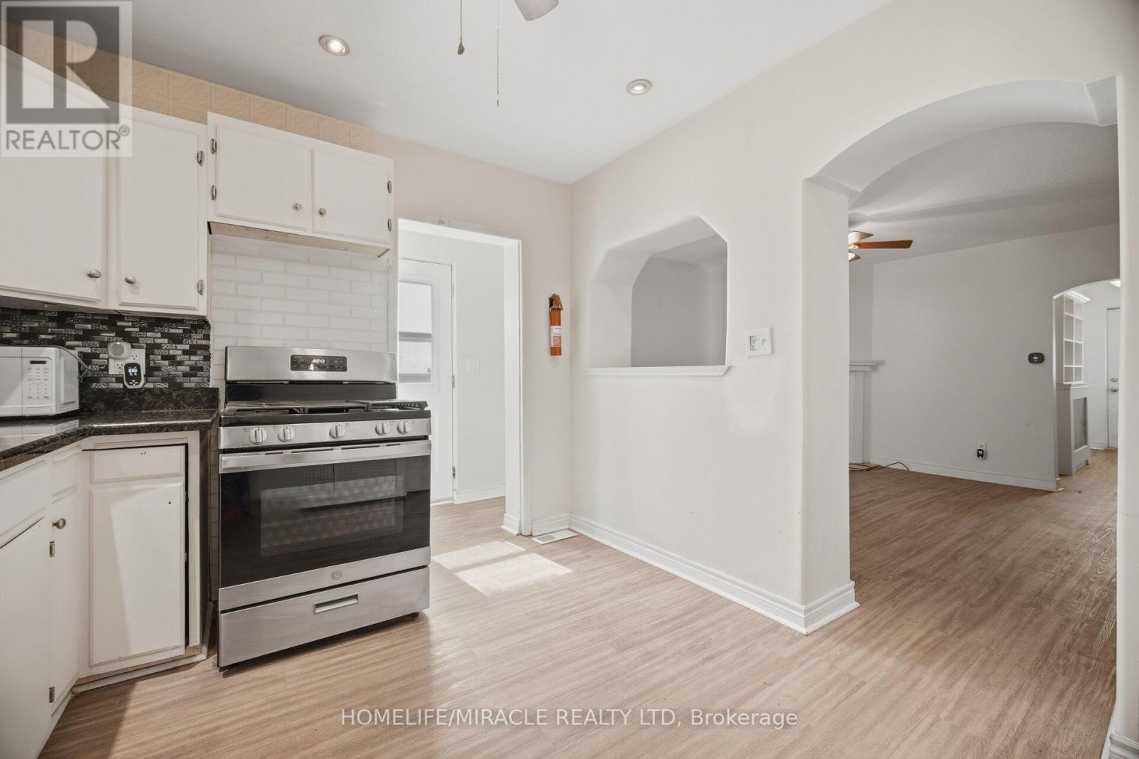 25 HOPE AVENUE - 12
