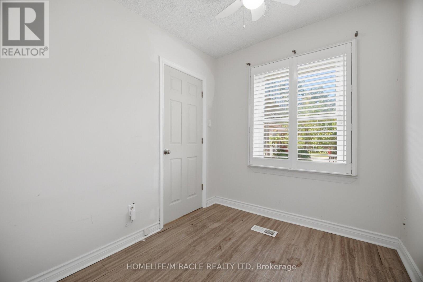 25 HOPE AVENUE - 23