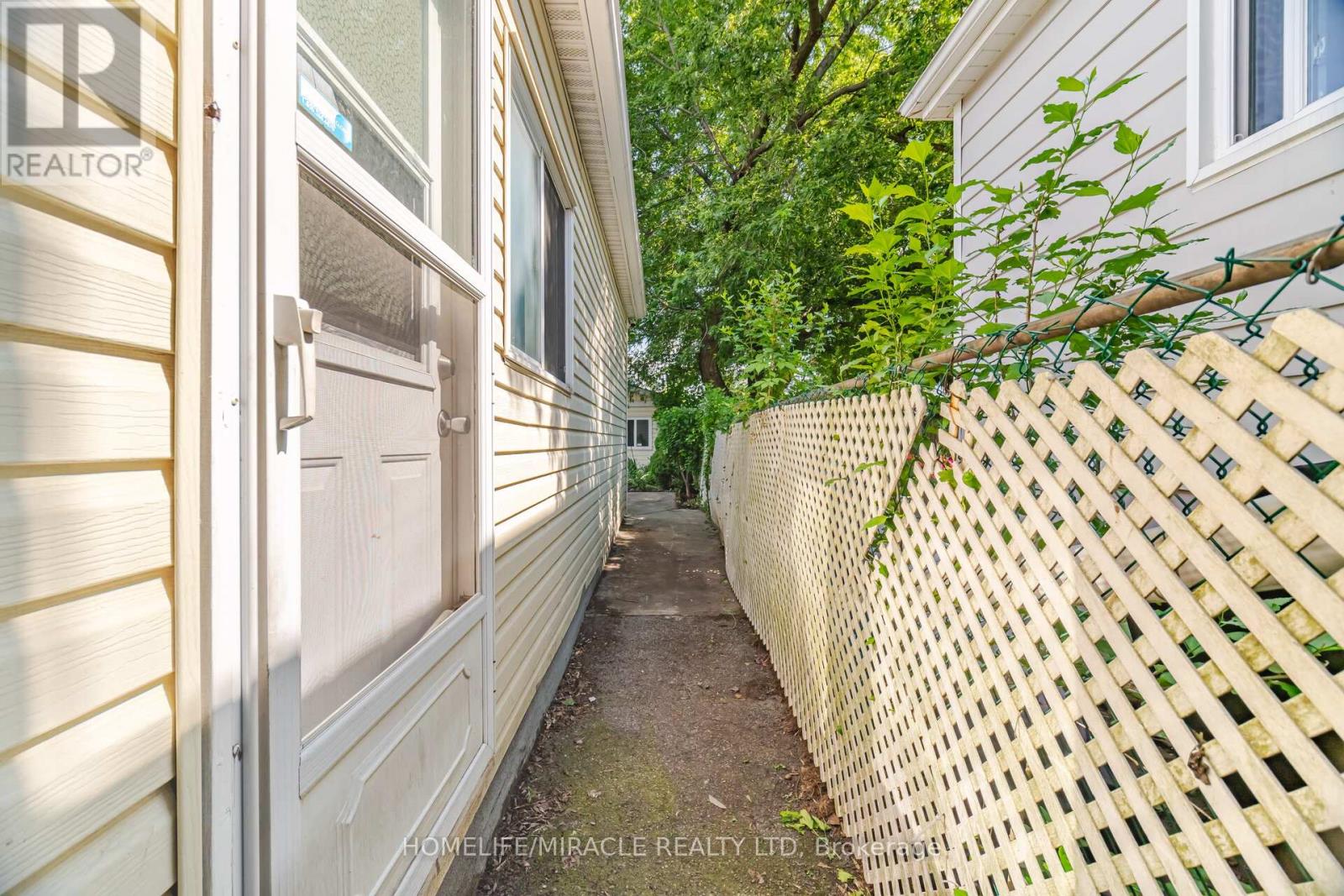 25 HOPE AVENUE - 32