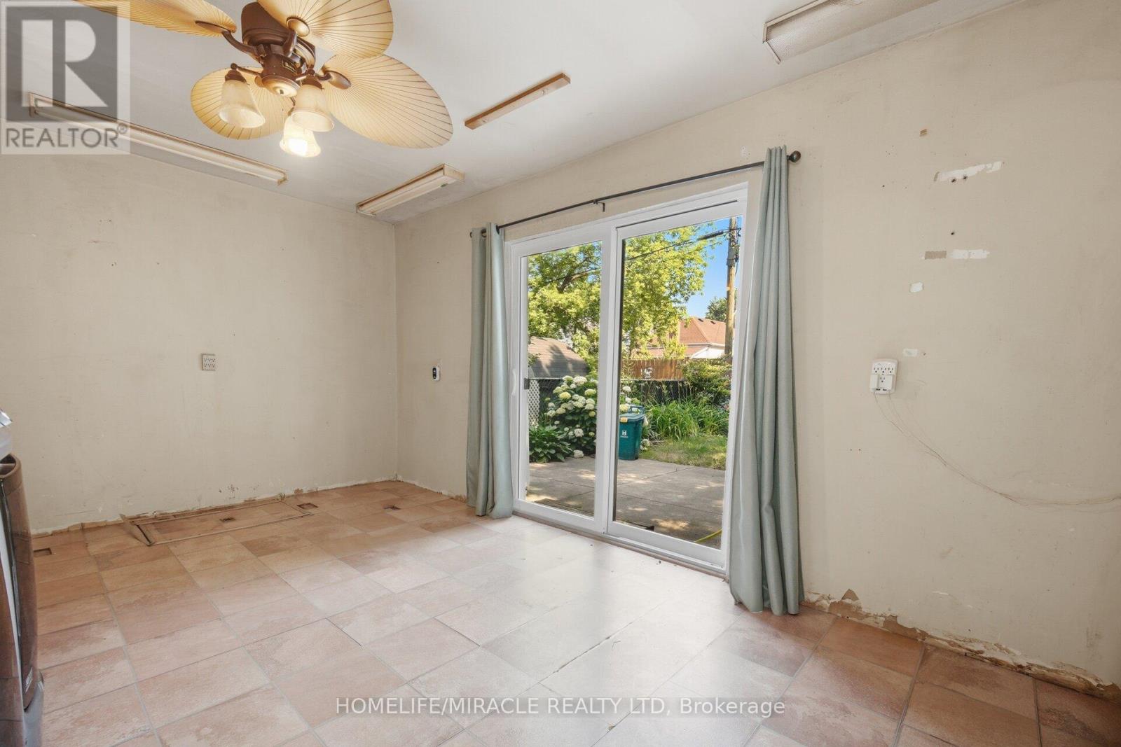 25 HOPE AVENUE - 30