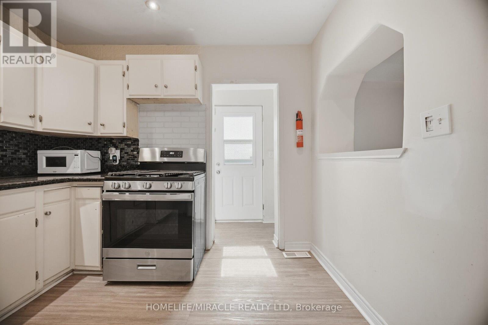 25 HOPE AVENUE - 11