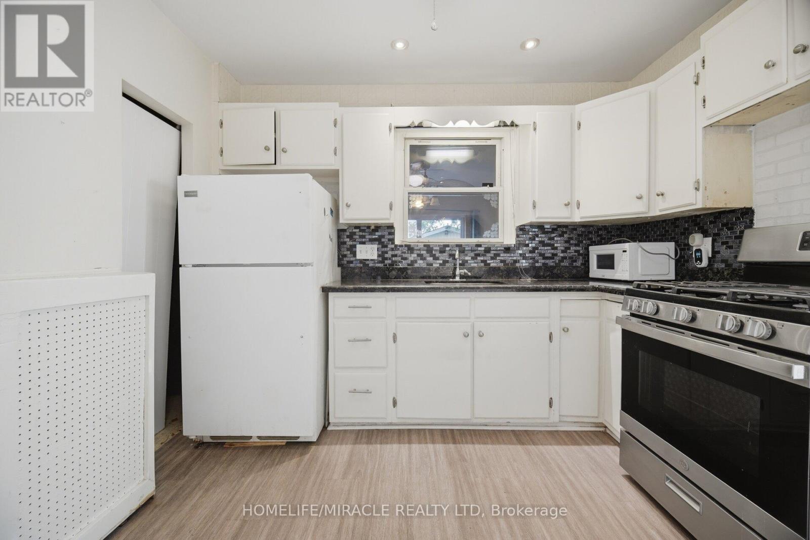 25 HOPE AVENUE - 13