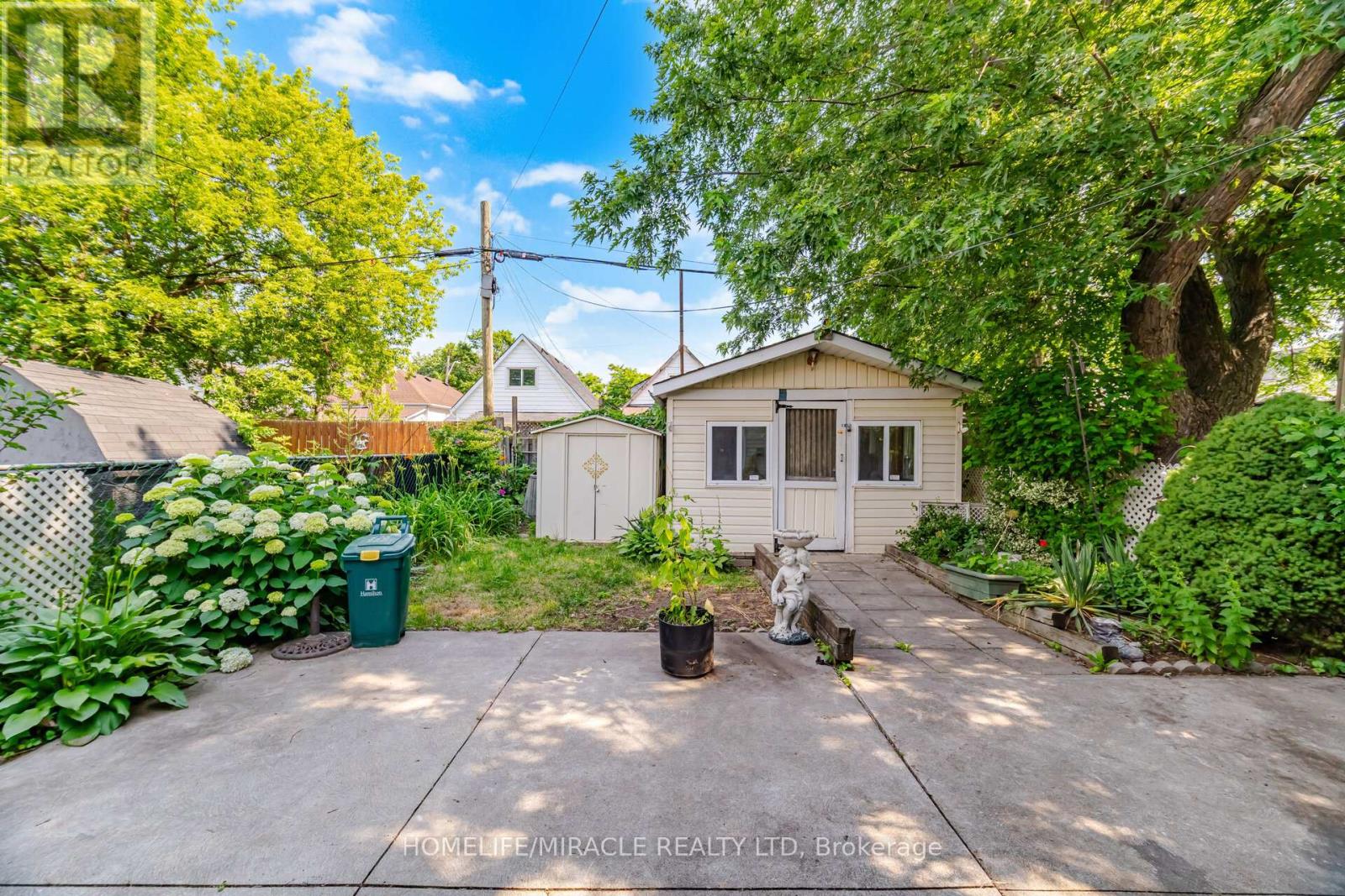 25 HOPE AVENUE - 33