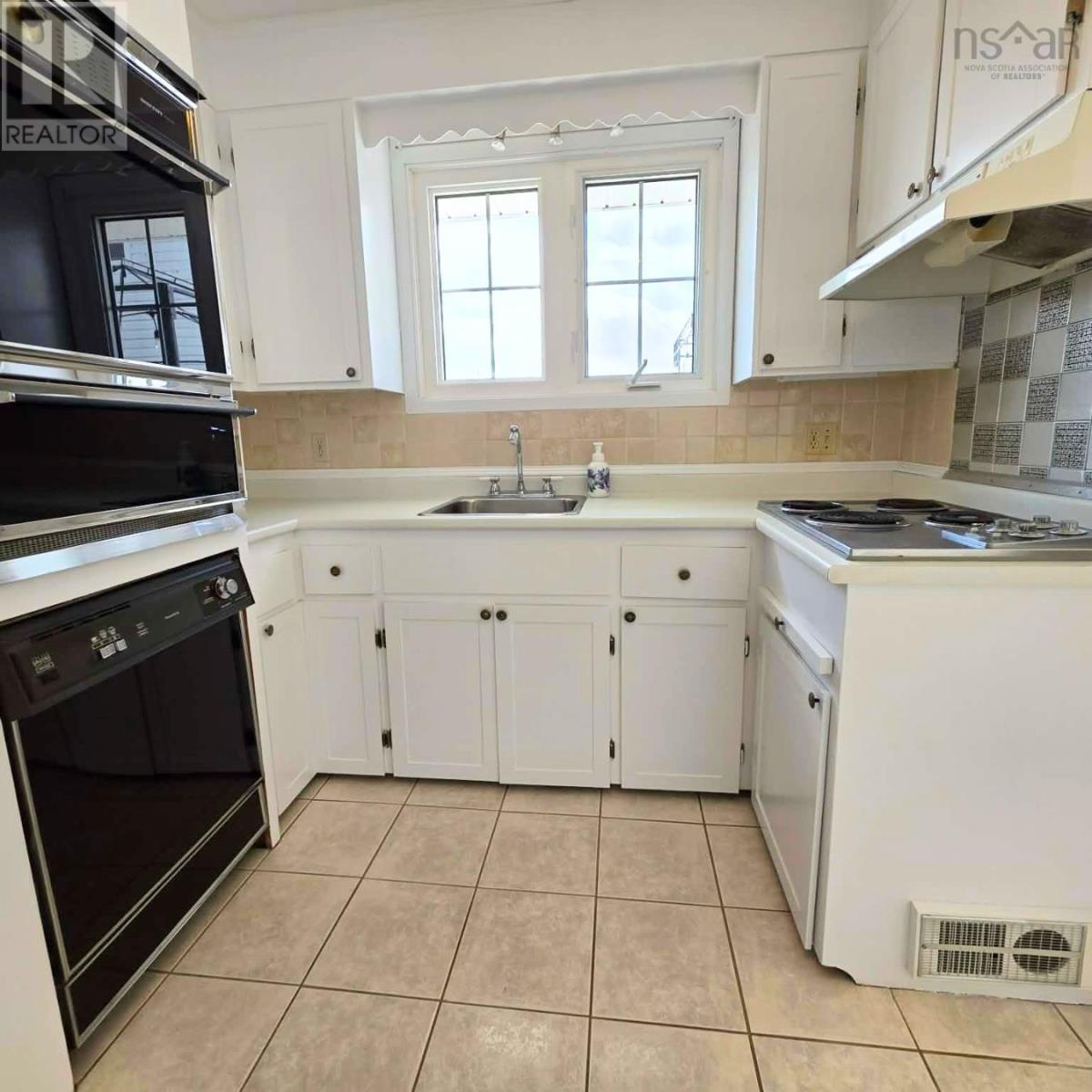 38 Laben Drive - 8