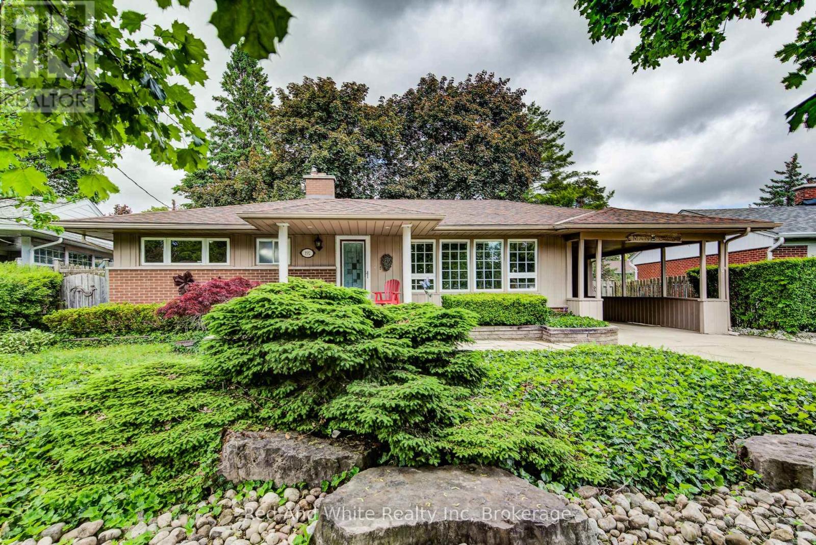 192 WARREN ROAD - 1