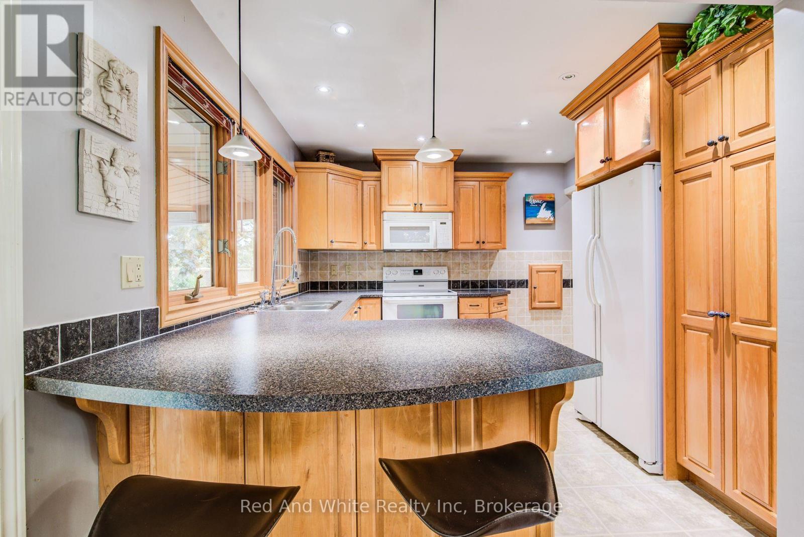 192 WARREN ROAD - 10
