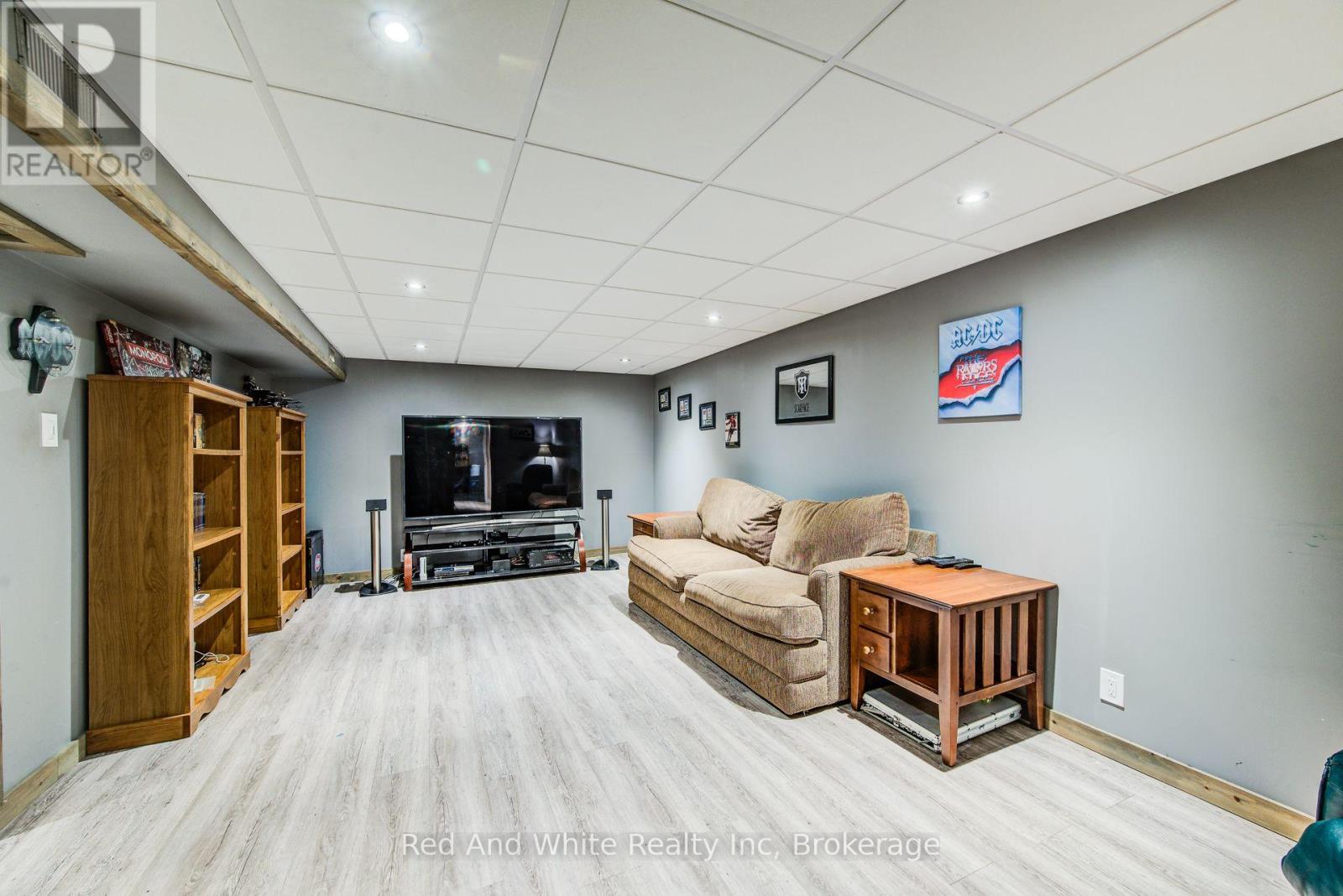 192 WARREN ROAD - 27