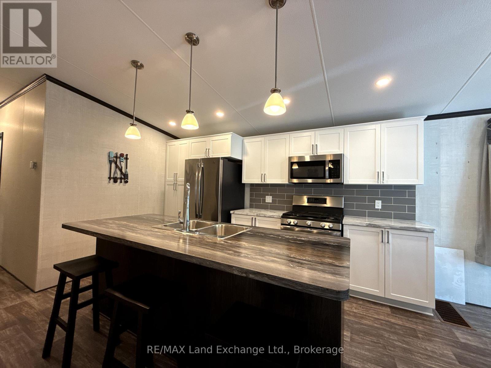 #A51 13 SOUTHLINE AVENUE - Image 3
