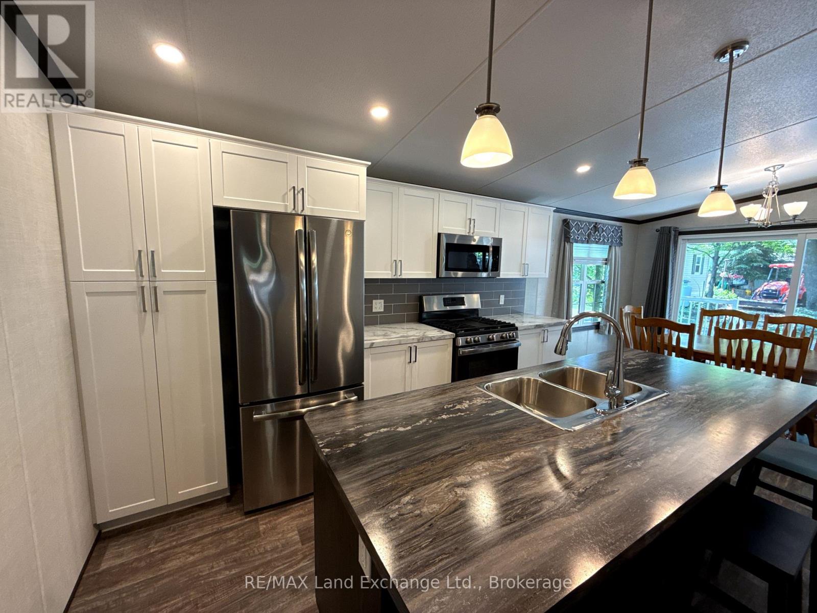 #A51 13 SOUTHLINE AVENUE - Image 5