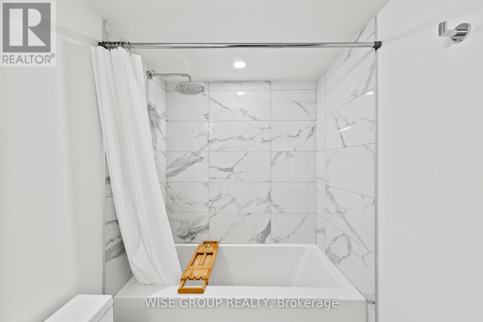 #915 500 WILSON AVENUE - Image 14