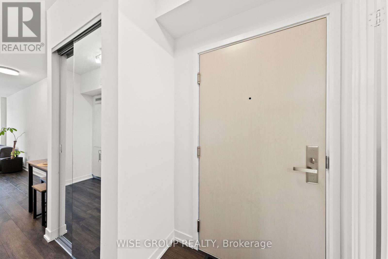 #915 500 WILSON AVENUE - Image 23