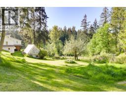 Kitchen - 2035 Herd Rd, Duncan, BC V9L5W3 Photo 9