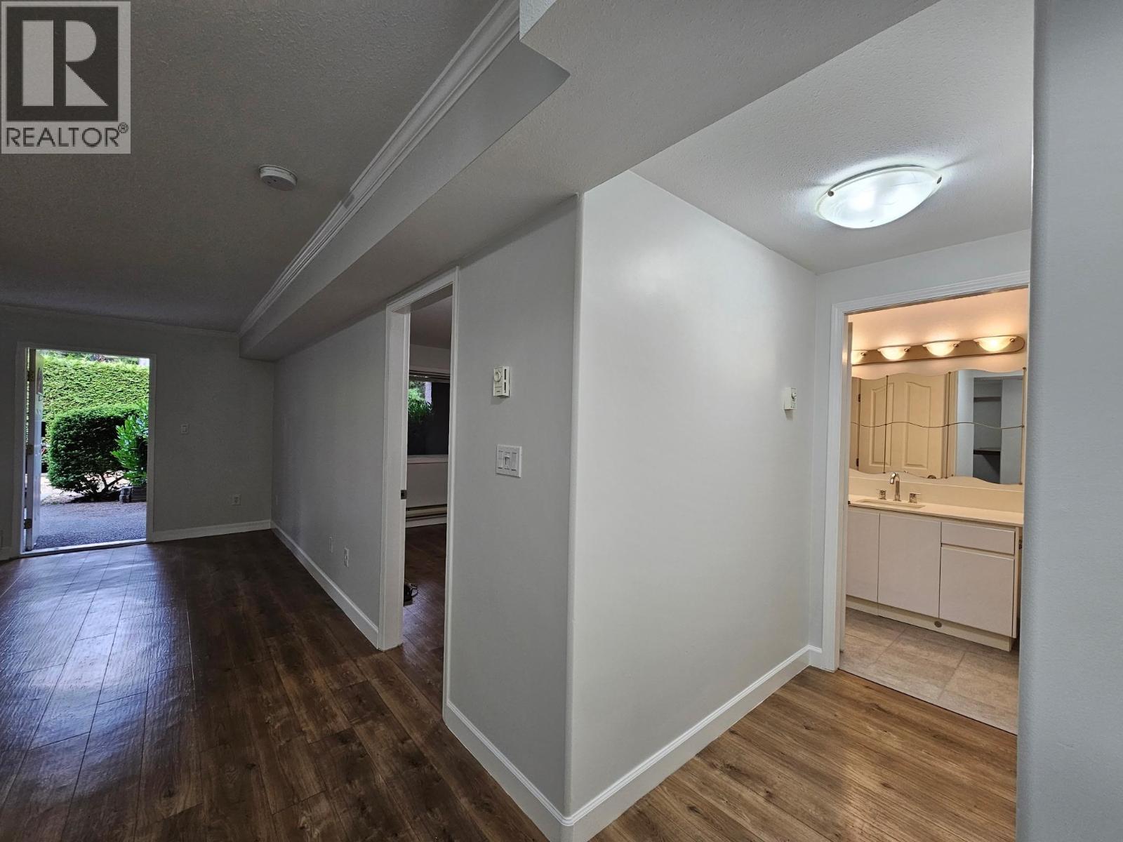 #207-1428 56 Street, Delta