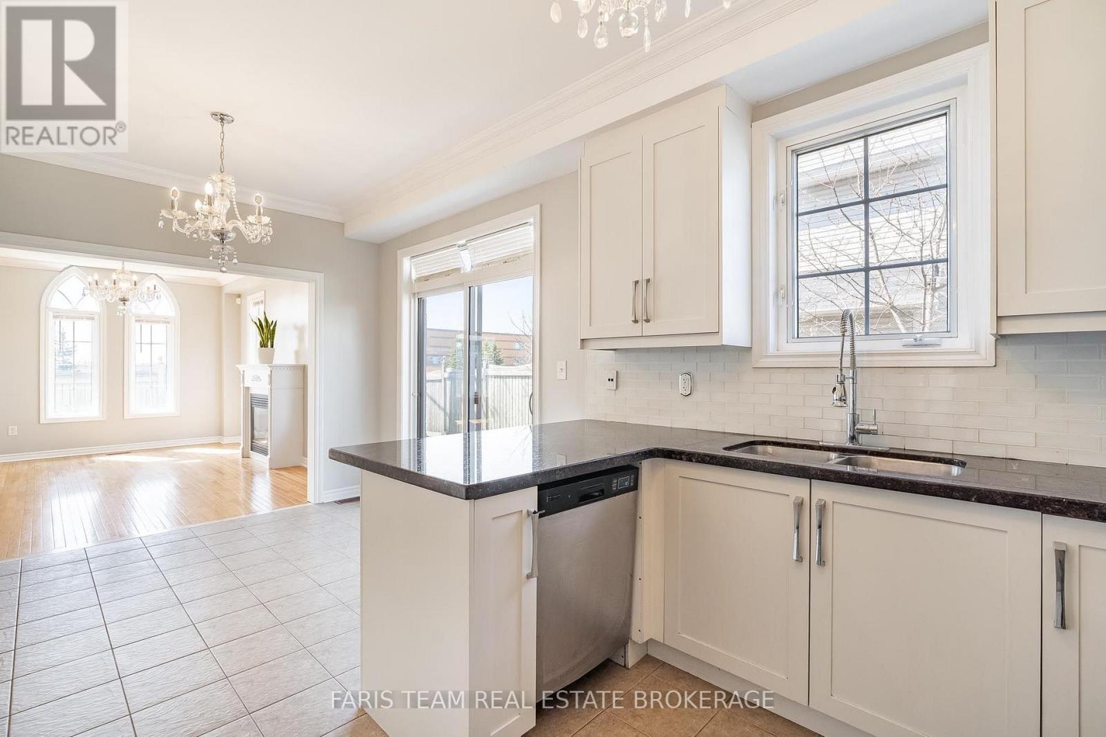 135 PRINCE WILLIAM WAY - 10