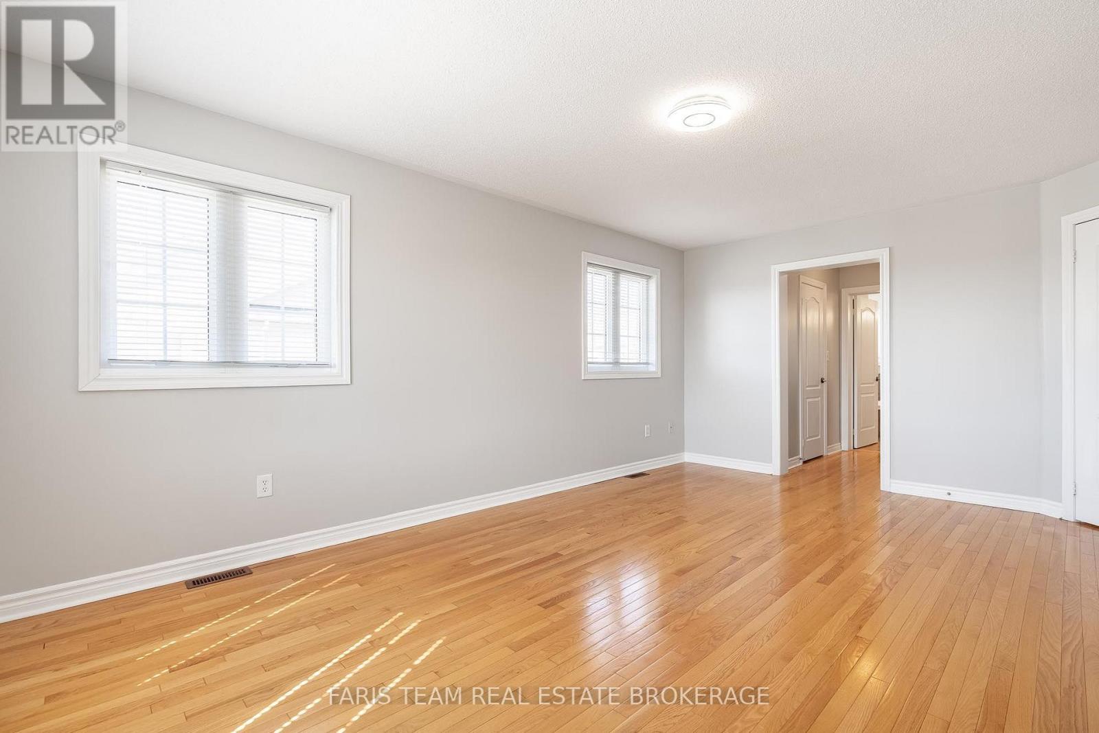 135 PRINCE WILLIAM WAY - 26