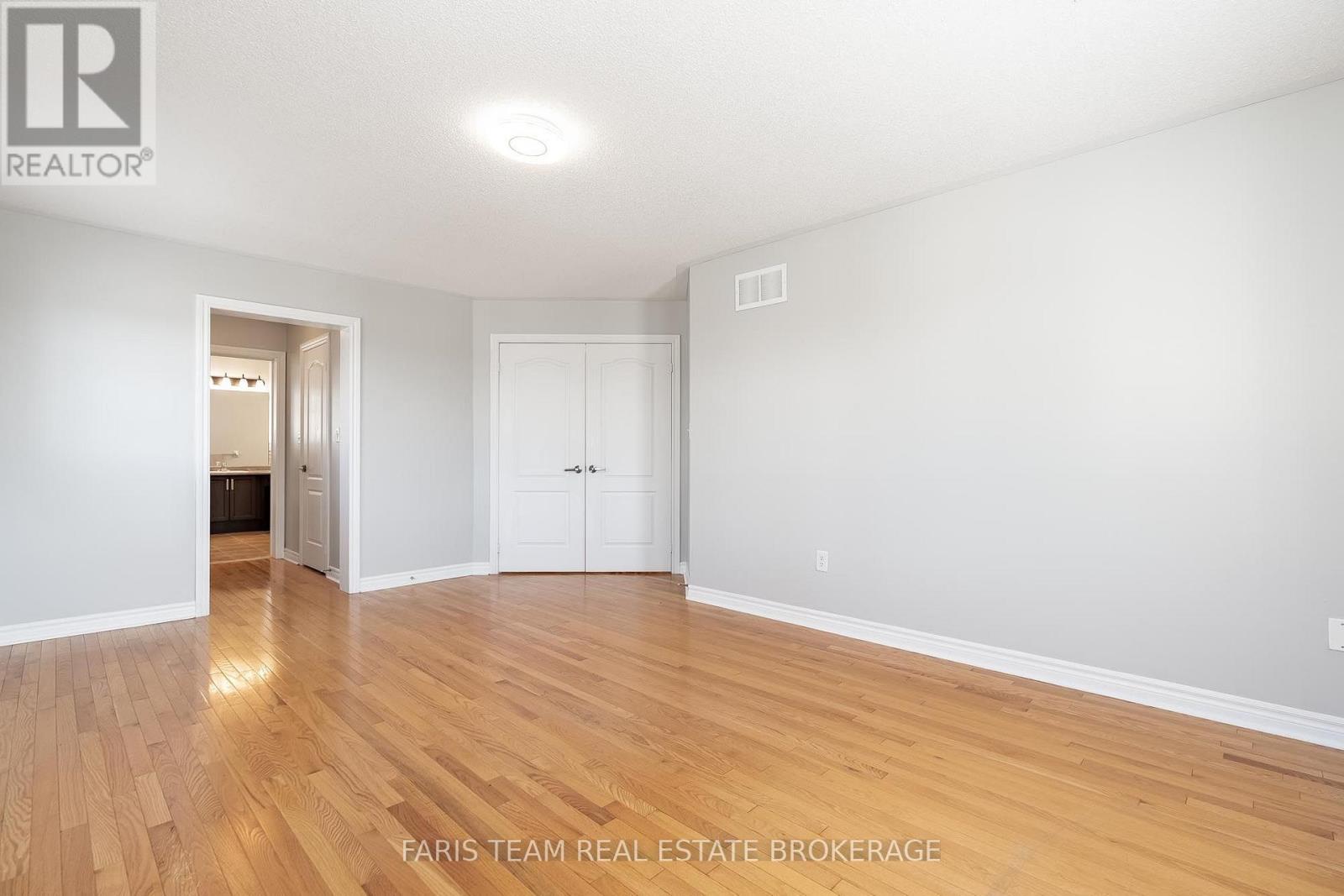 135 PRINCE WILLIAM WAY - 27