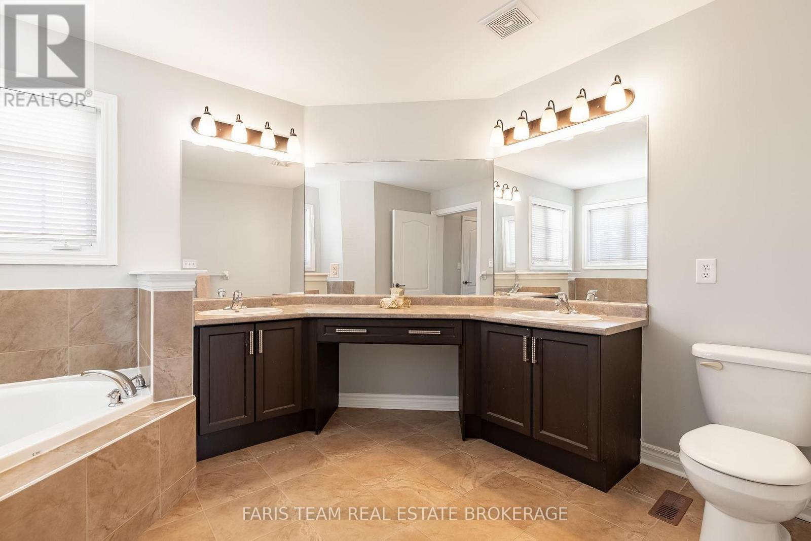 135 PRINCE WILLIAM WAY - 29