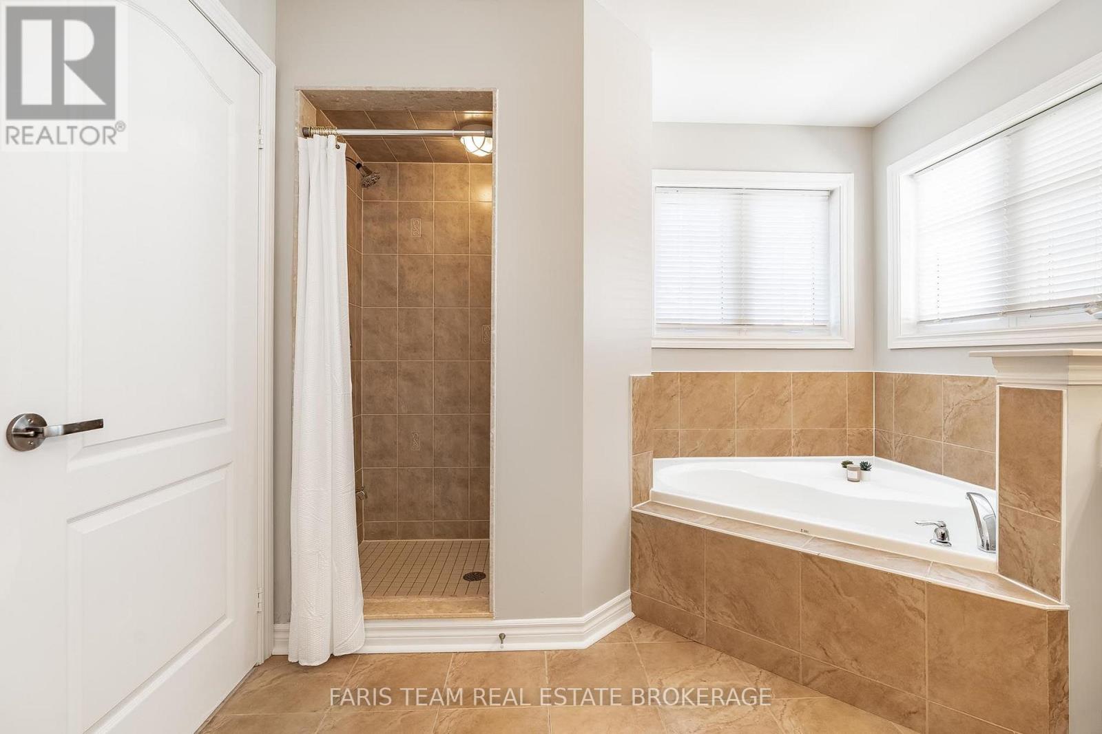 135 PRINCE WILLIAM WAY - 30