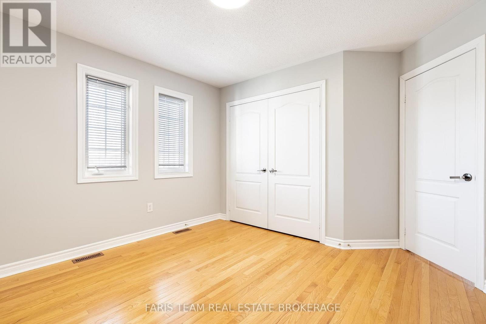 135 PRINCE WILLIAM WAY - 37