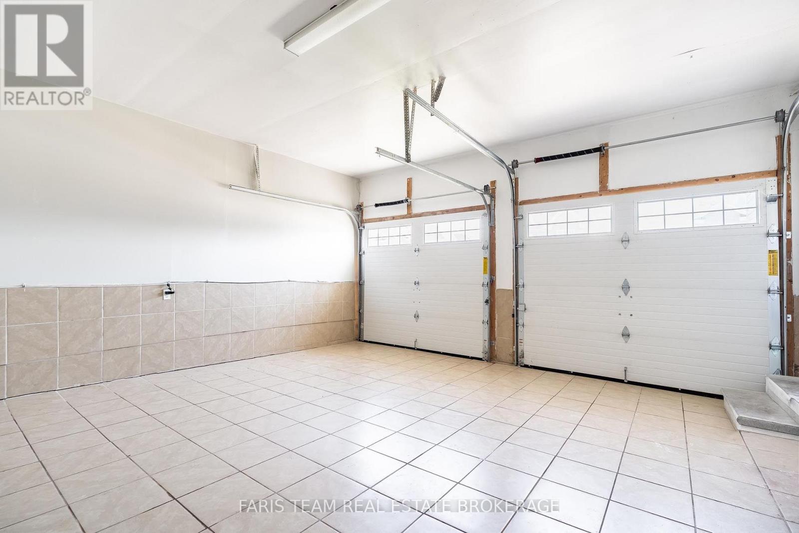 135 PRINCE WILLIAM WAY - 39