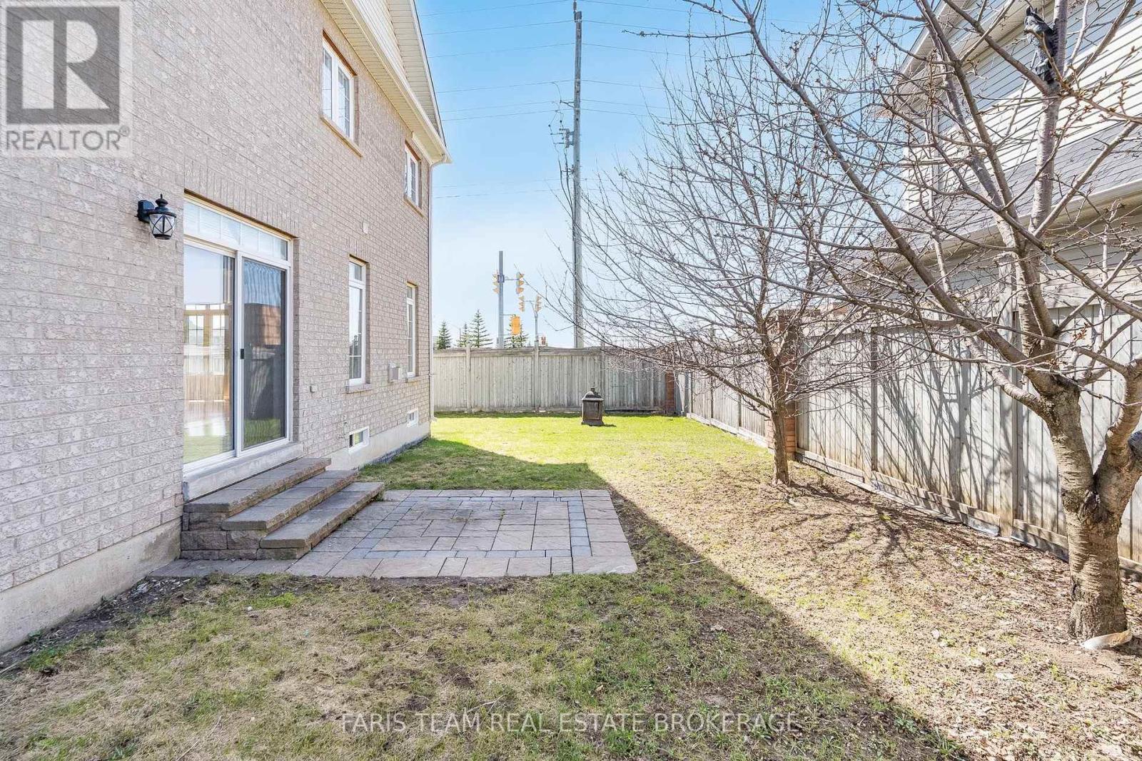 135 PRINCE WILLIAM WAY - 40