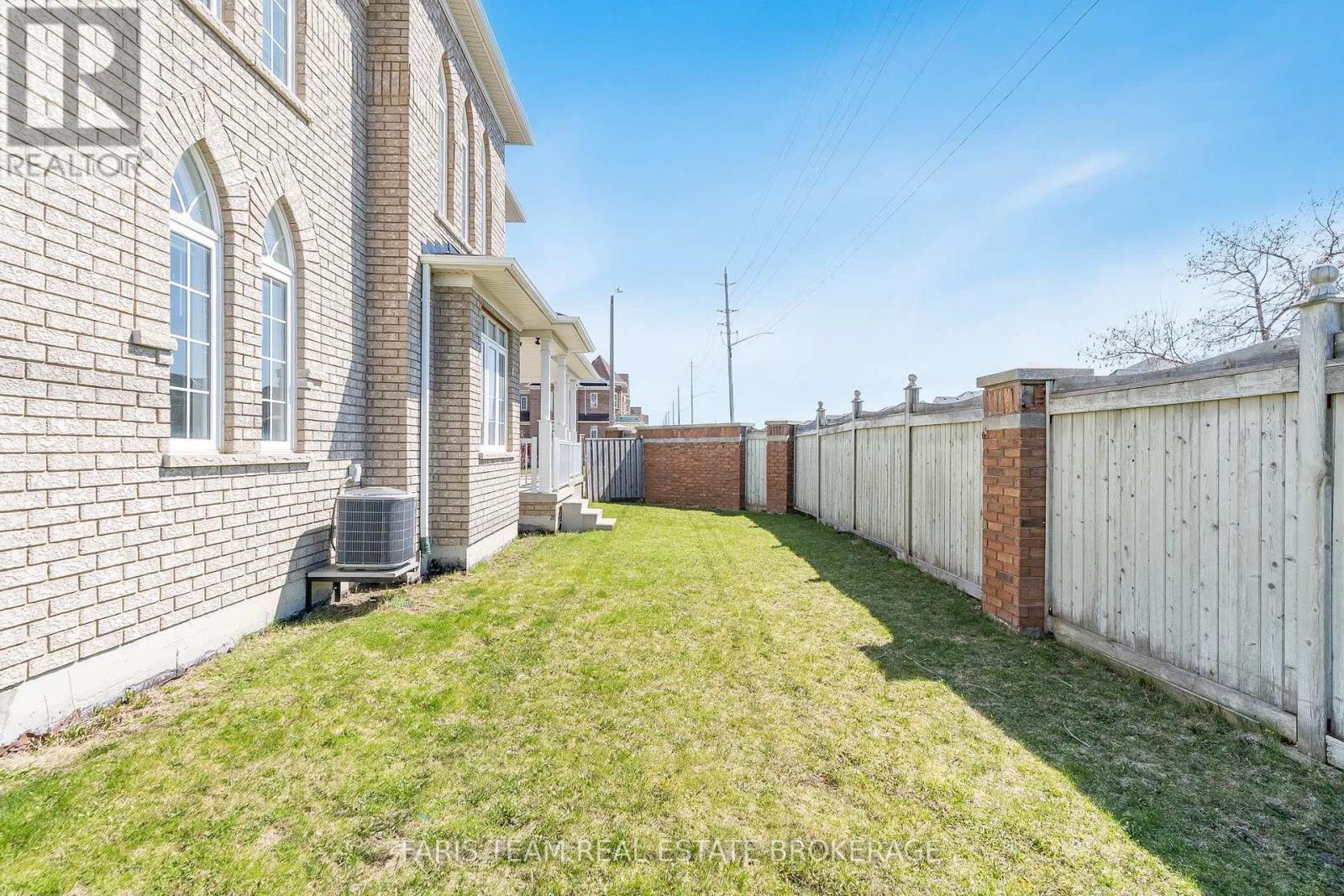 135 PRINCE WILLIAM WAY - 43