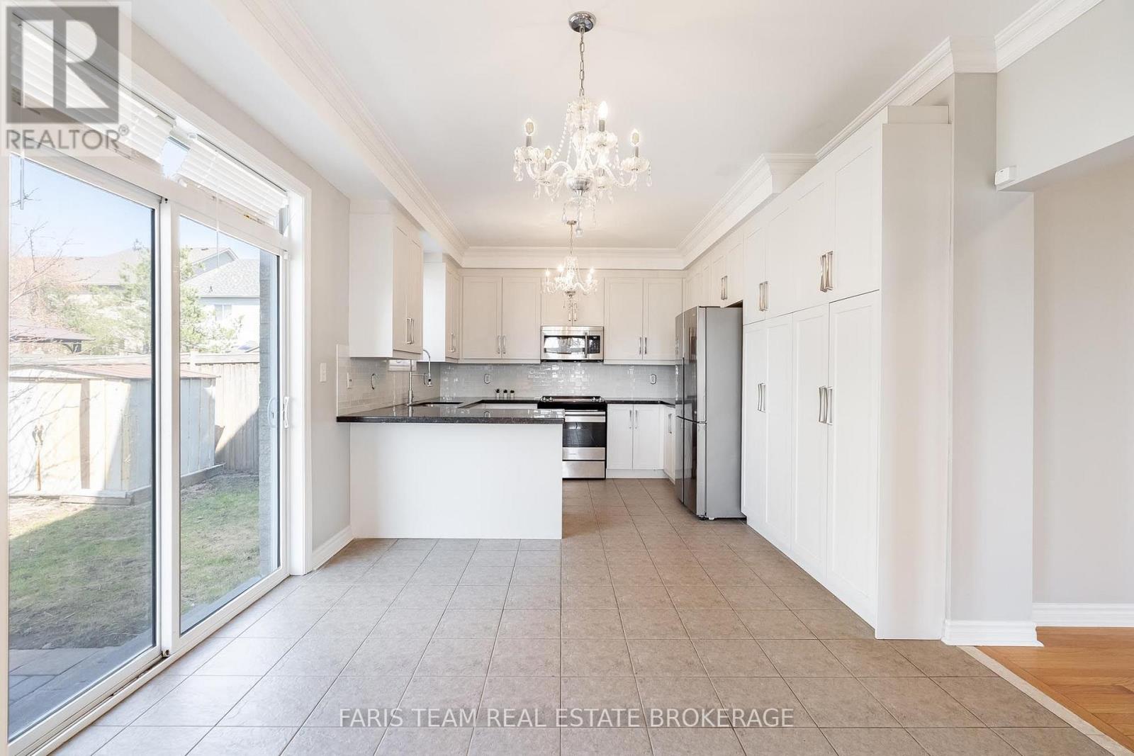 135 PRINCE WILLIAM WAY - 6