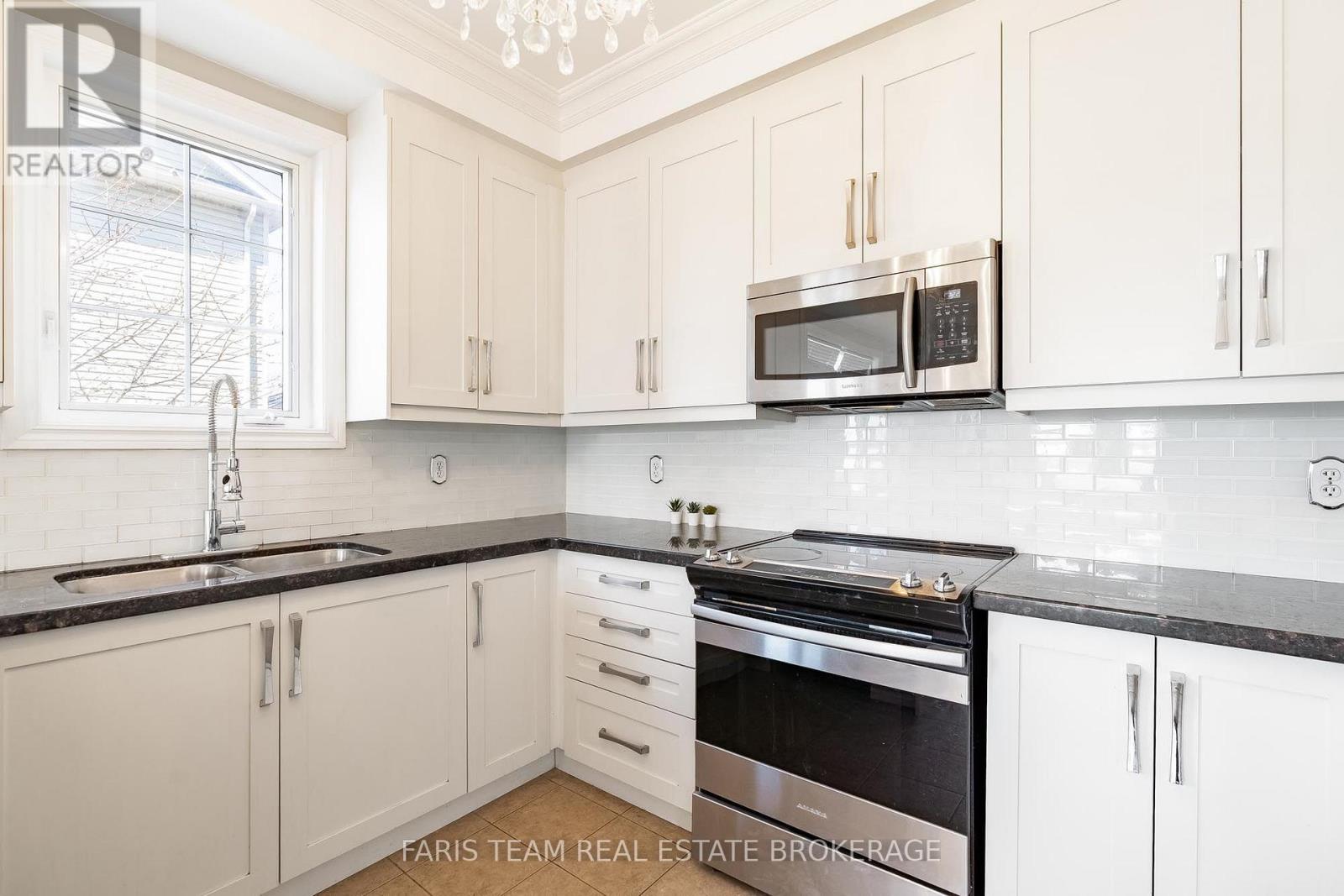 135 PRINCE WILLIAM WAY - 8
