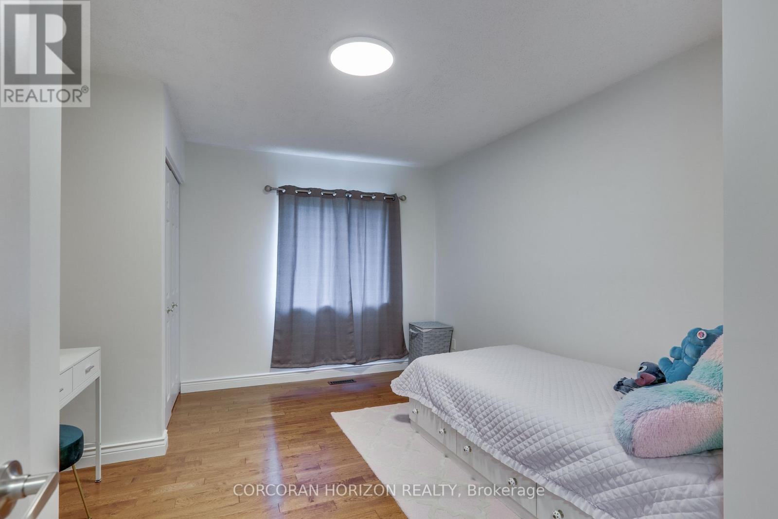 4542 AVENUE ROAD - 21