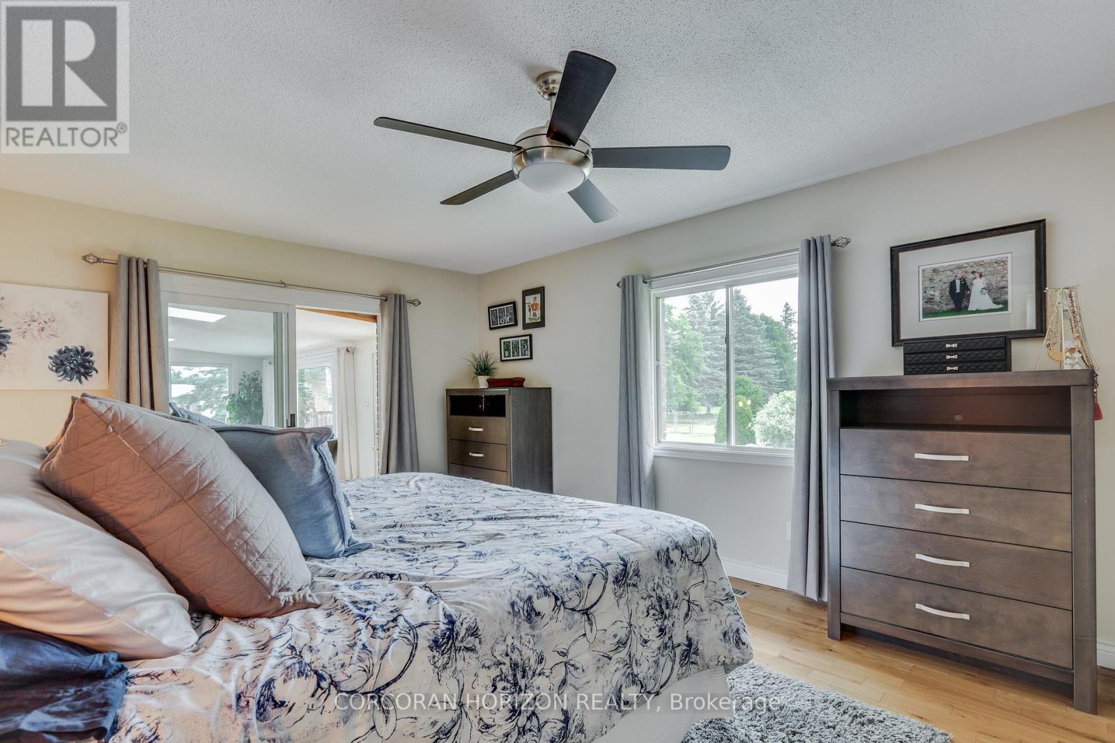 4542 AVENUE ROAD - 19
