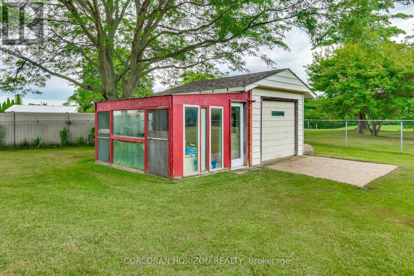 4542 AVENUE ROAD - 39