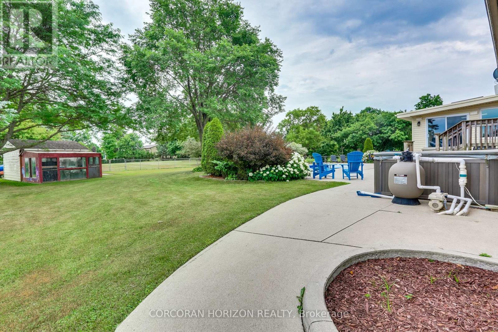 4542 AVENUE ROAD - 43