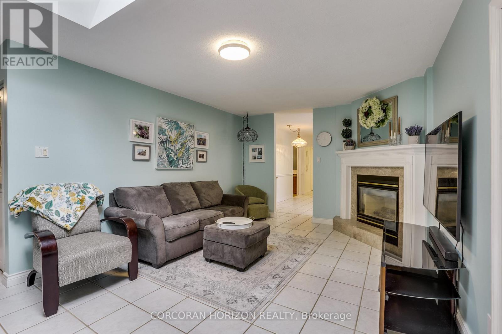 4542 AVENUE ROAD - 9