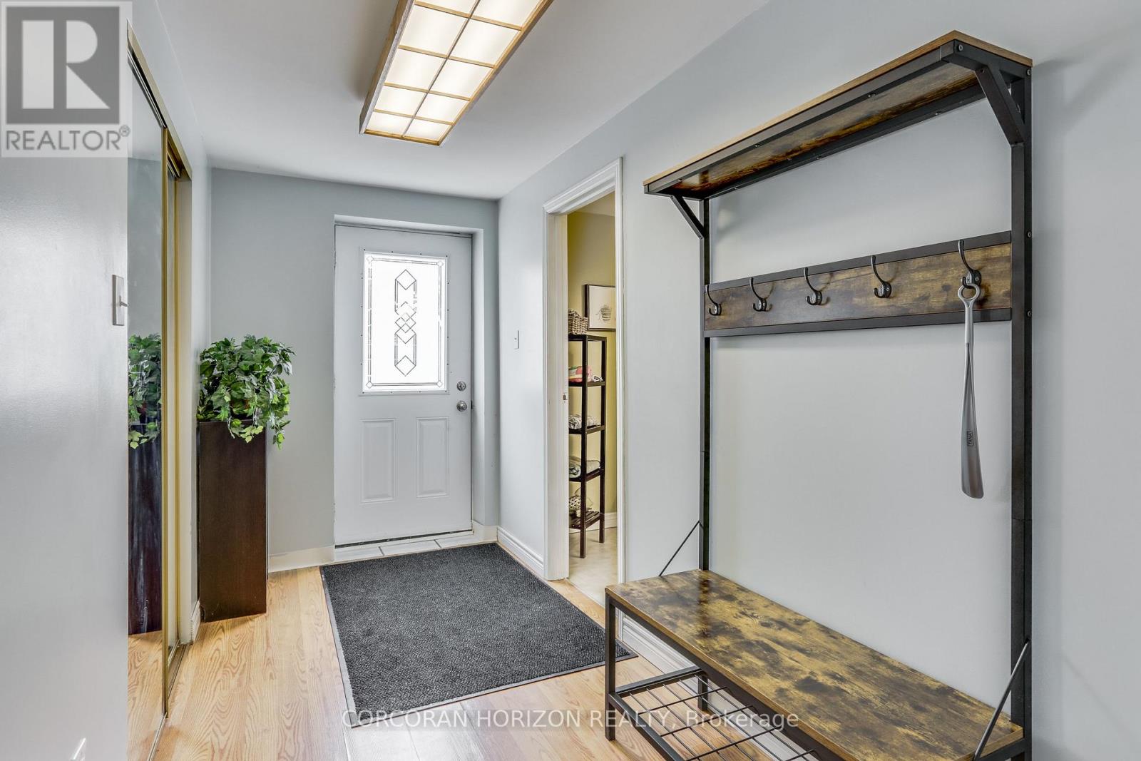4542 AVENUE ROAD - 36