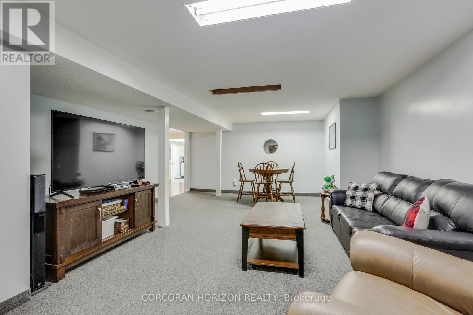 4542 AVENUE ROAD - 28