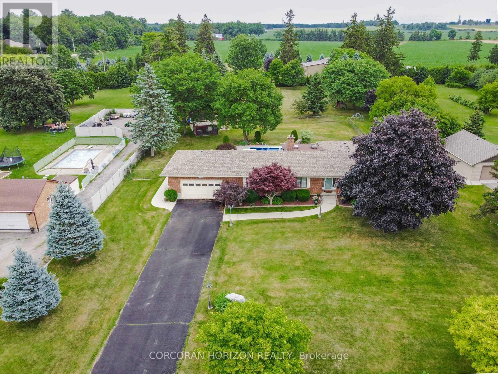 4542 AVENUE ROAD - 46