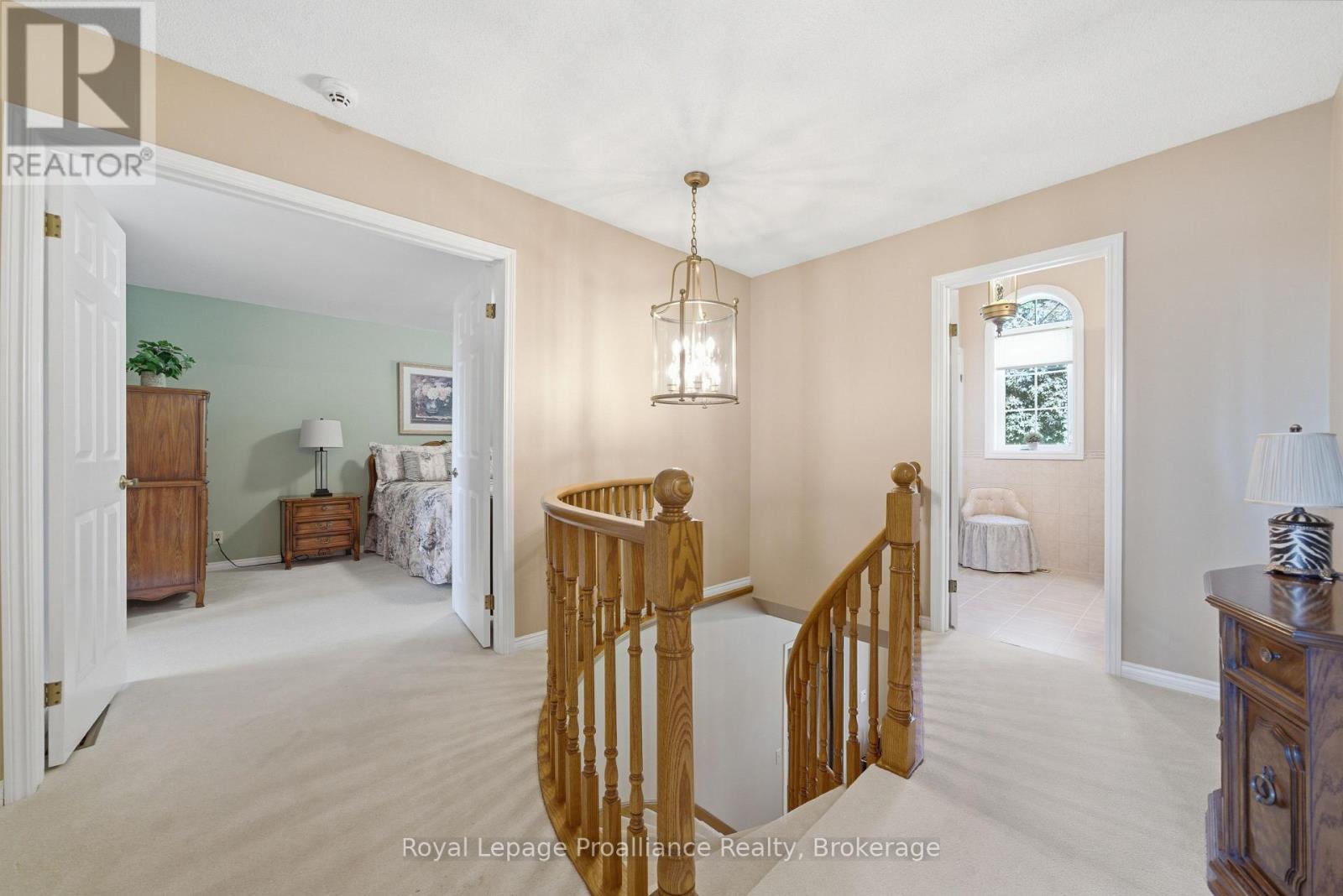 261 DUNDAS STREET W - 22
