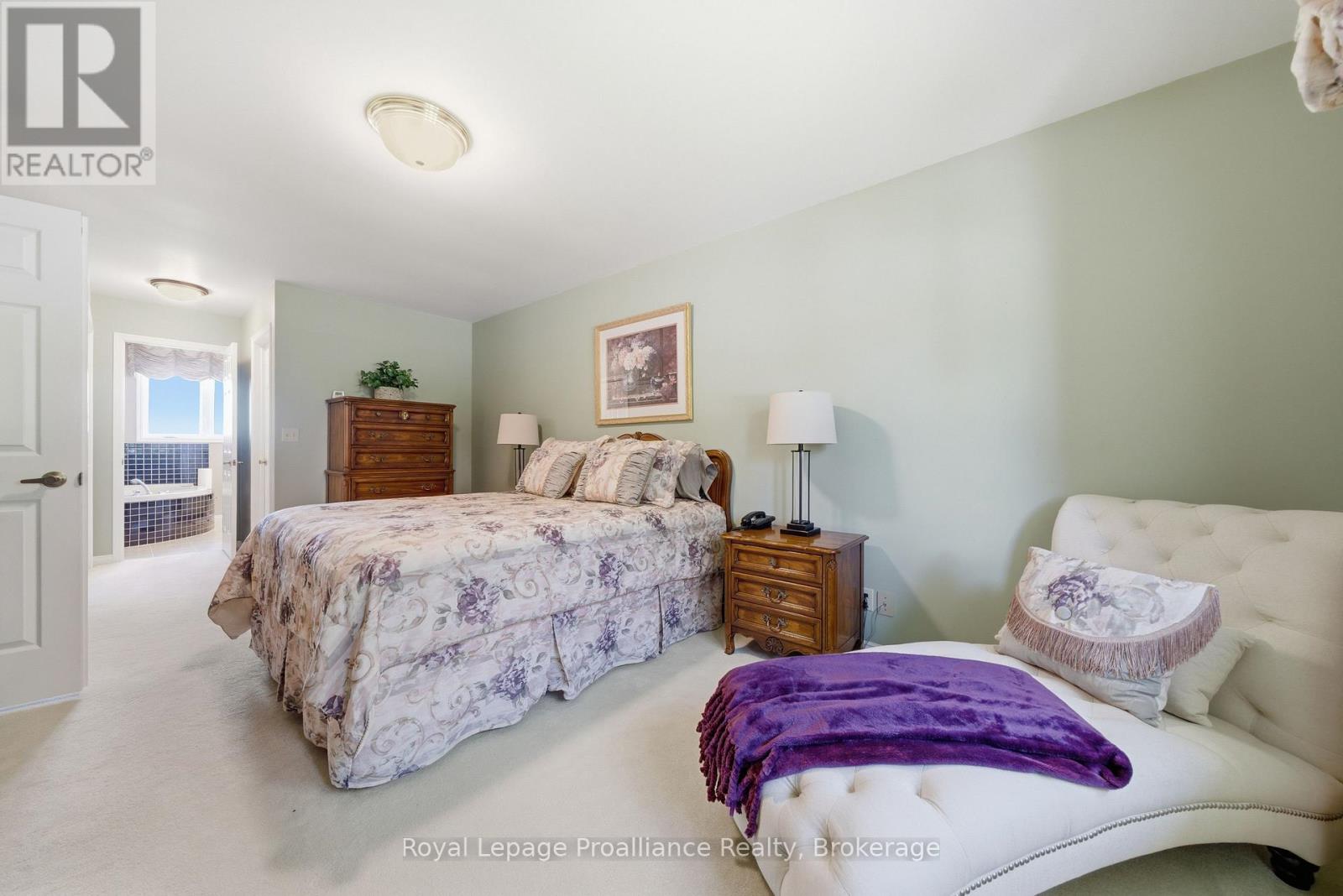 261 DUNDAS STREET W - 24