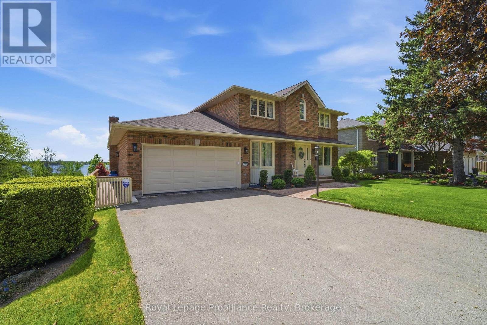 261 DUNDAS STREET W - 9