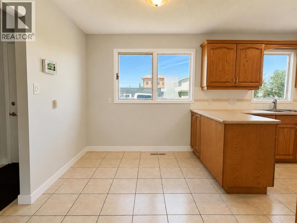 5035 48 Street — photo 12