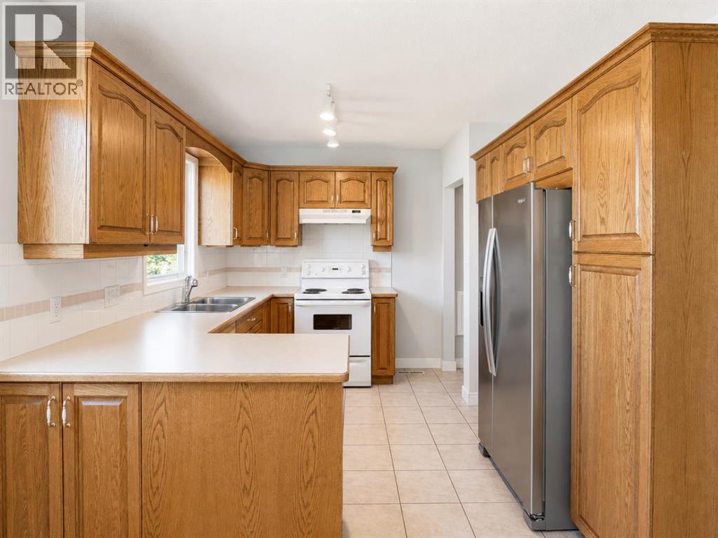 5035 48 Street — photo 9