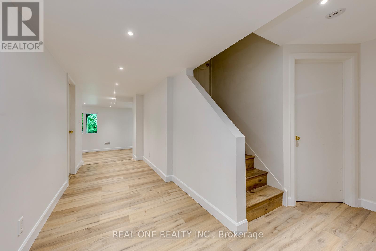 1443 BAYSHIRE DRIVE - 30