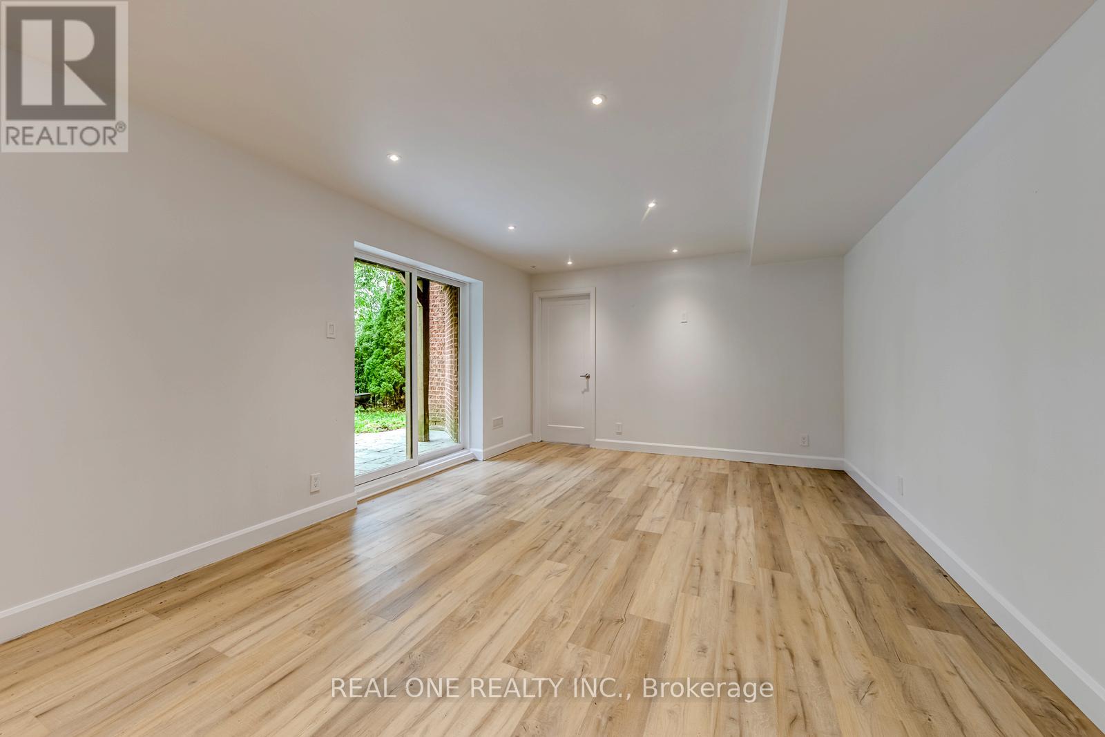 1443 BAYSHIRE DRIVE - 31