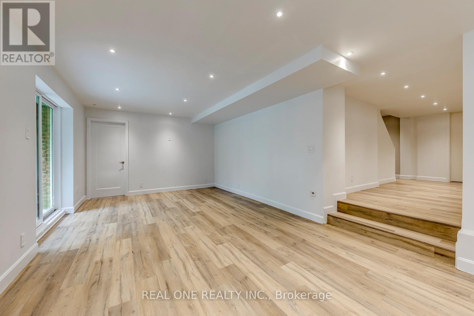 1443 BAYSHIRE DRIVE - 32