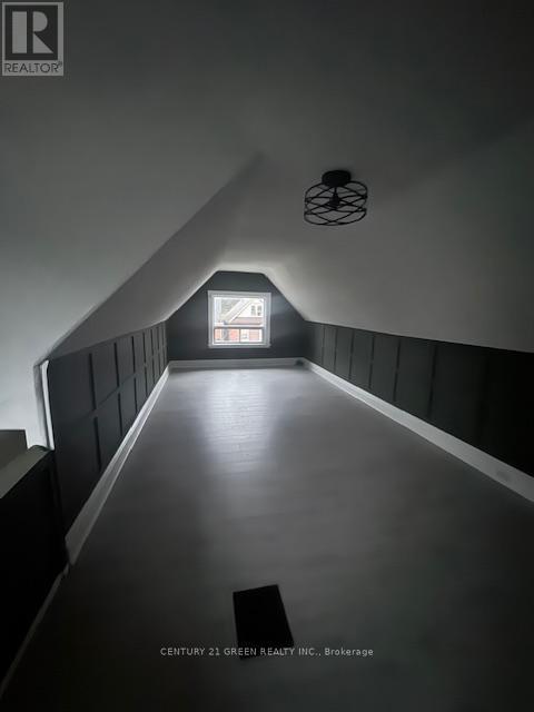 37 GLADSTONE AVENUE - 8